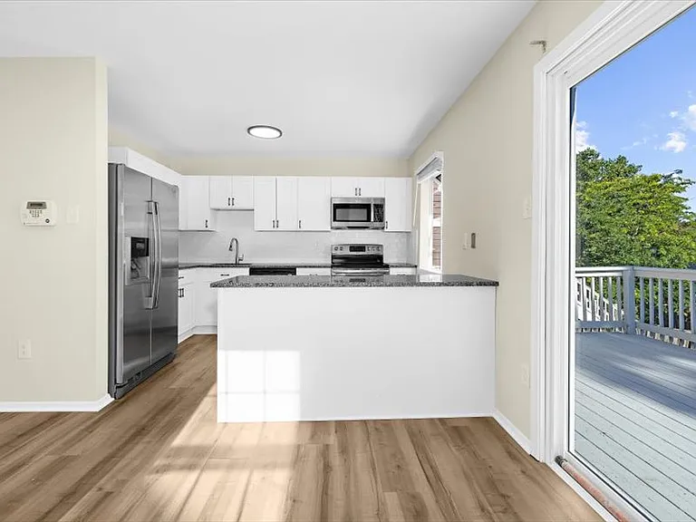 8638 Gambier Hbr — Photo 8