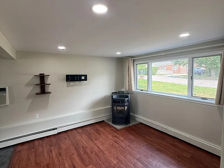 0 Sea Cliff St — Photo 2
