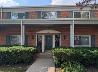 706 E Algonquin Rd Unit 204, Arlington Heights, IL 60005