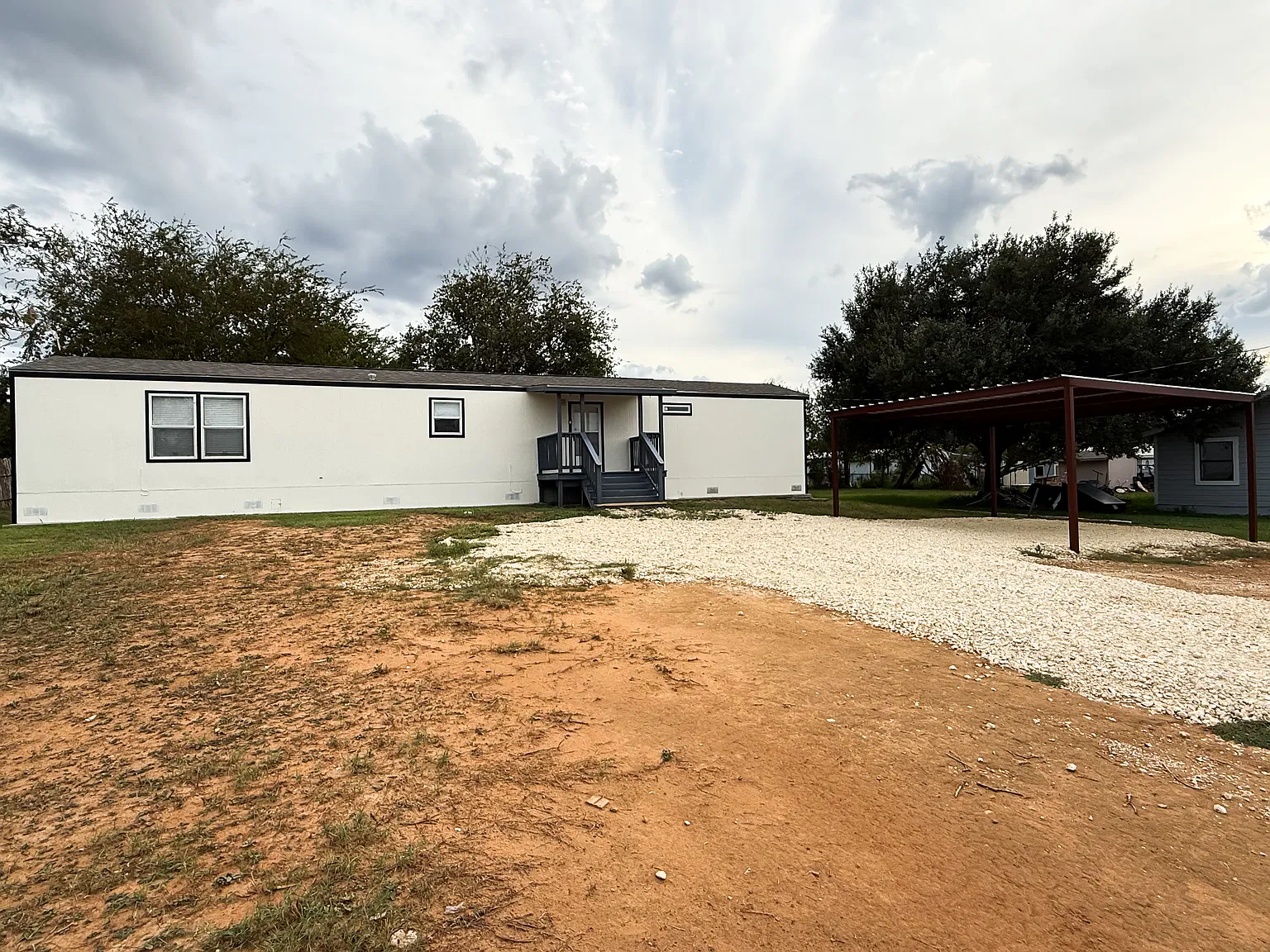 3 bed, 1120 sqft, $1,400 — Photo 2