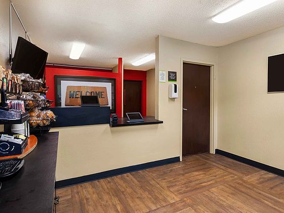 Lobby and Guest Check-in