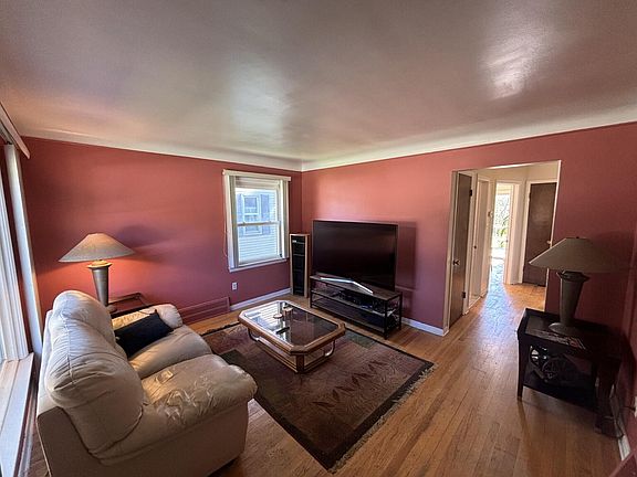 3rd image of 411 Leroy Ave