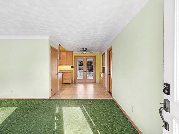 4th image of 1055 Ryan Ave W