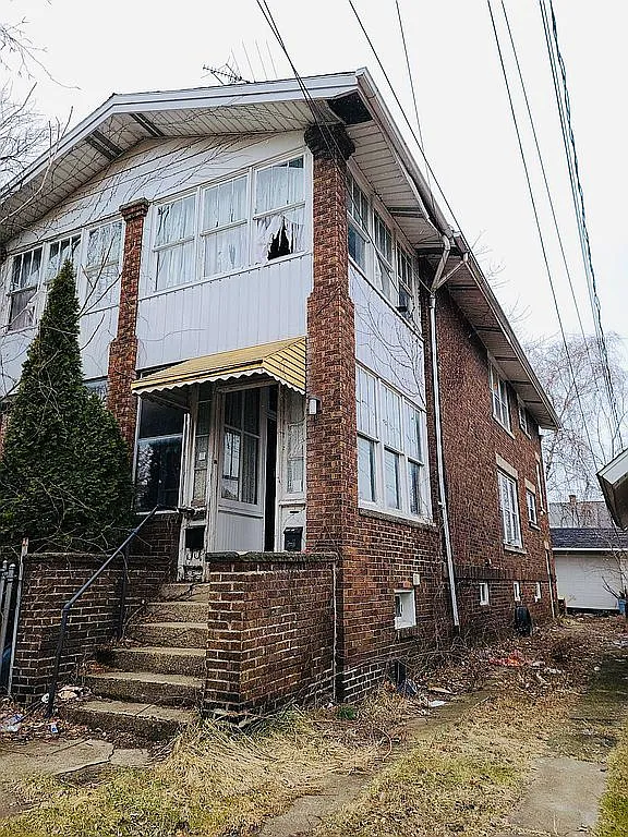 1130 E 5th St photo 1