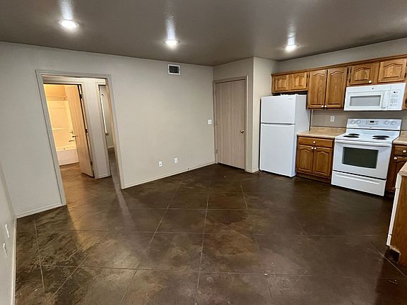 2nd image of 1123 E 13th St #D