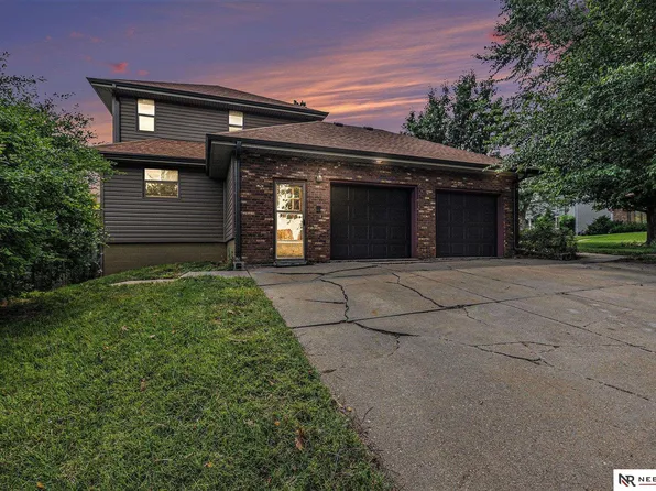 801 S Fillmore St, Papillion, NE 68046