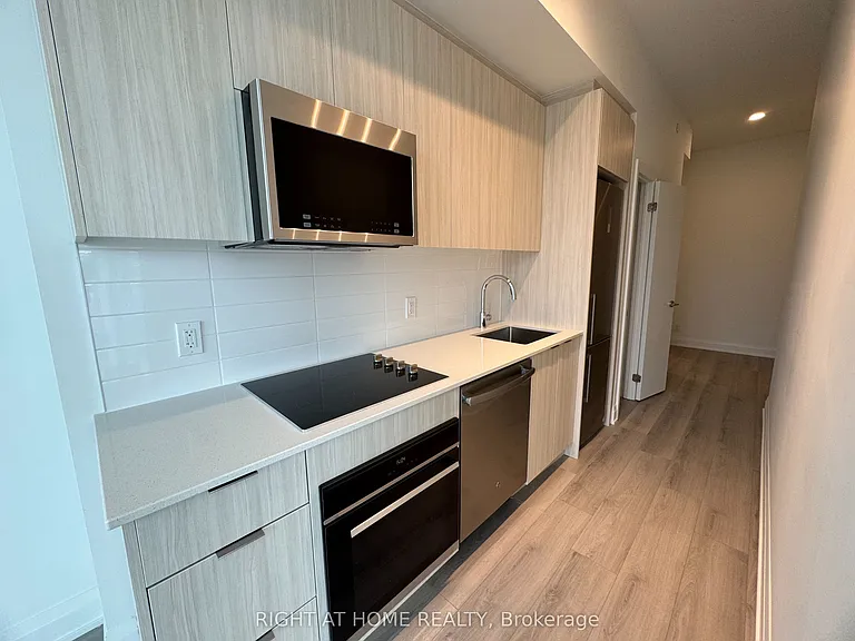 743 Warden Ave #218 — Photo 15