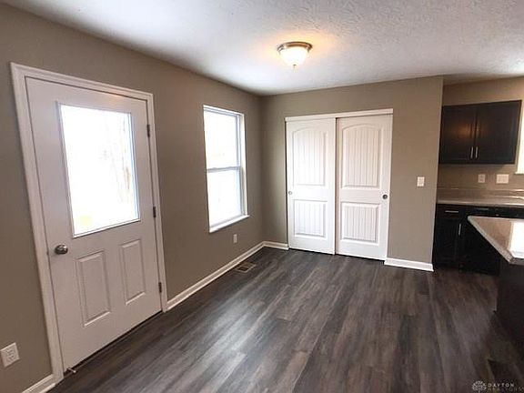 5th image of 193 Weeping Oak Dr