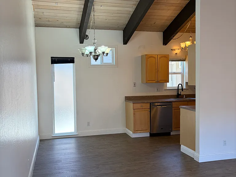 852 Division St #10 — Photo 7