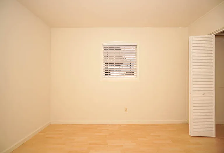 22681 E Cliff Dr — Photo 12