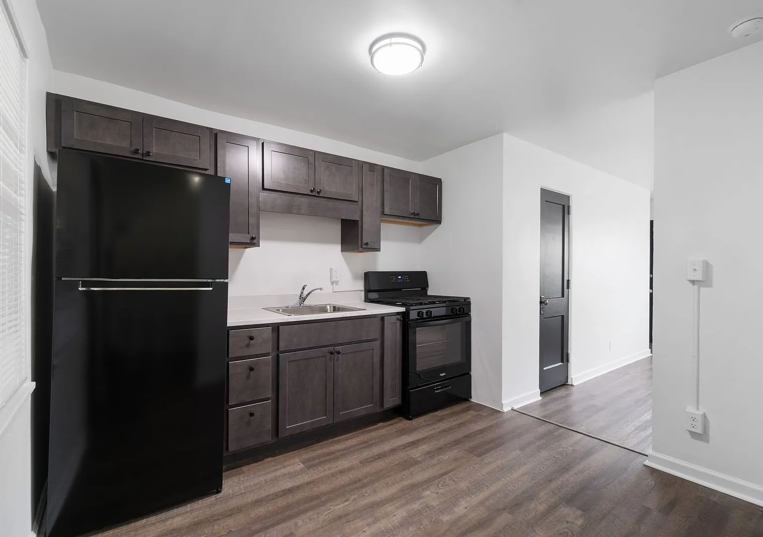 2BR Townhome in Scenic Hills - Midland, PA! — Photo 2
