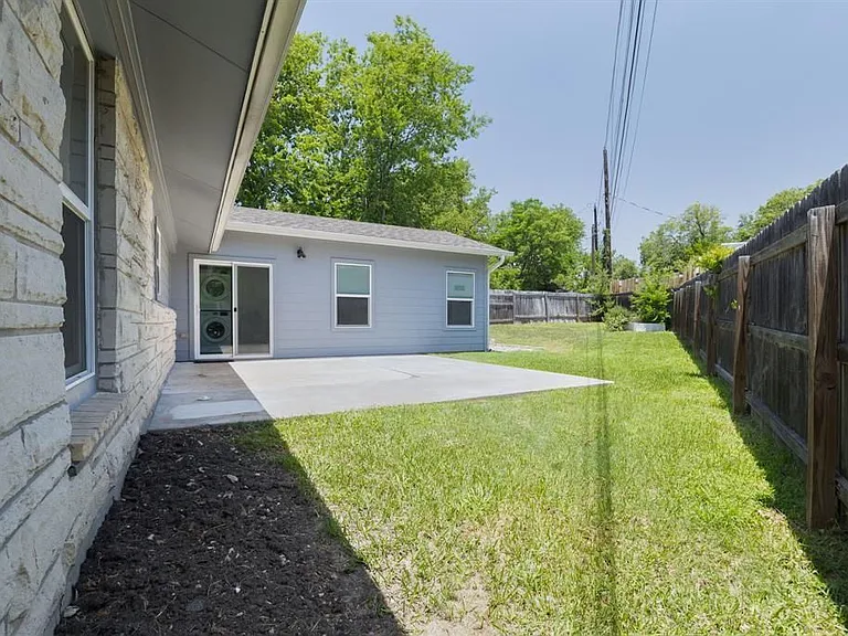 3703 Tower View Ct — Photo 32