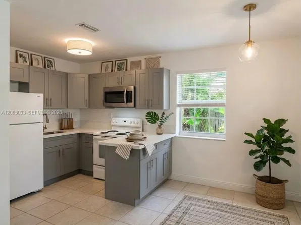 1605 NW 127th St, North Miami, FL 33167