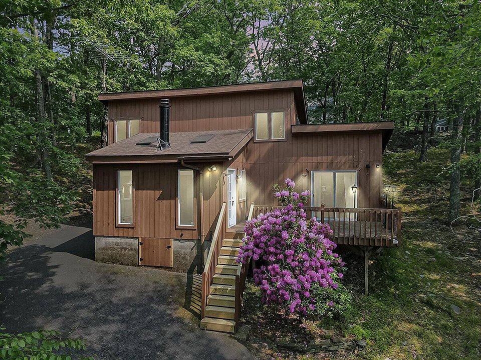 1st image of 5015 Woodbridge Dr E