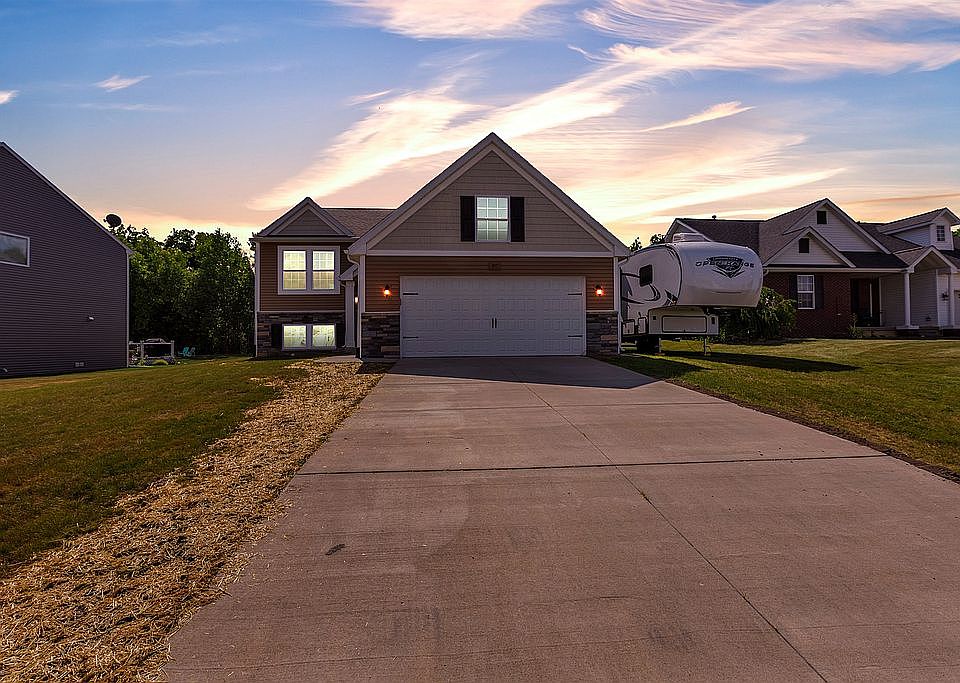 1st image of 3117 Stratford Ln