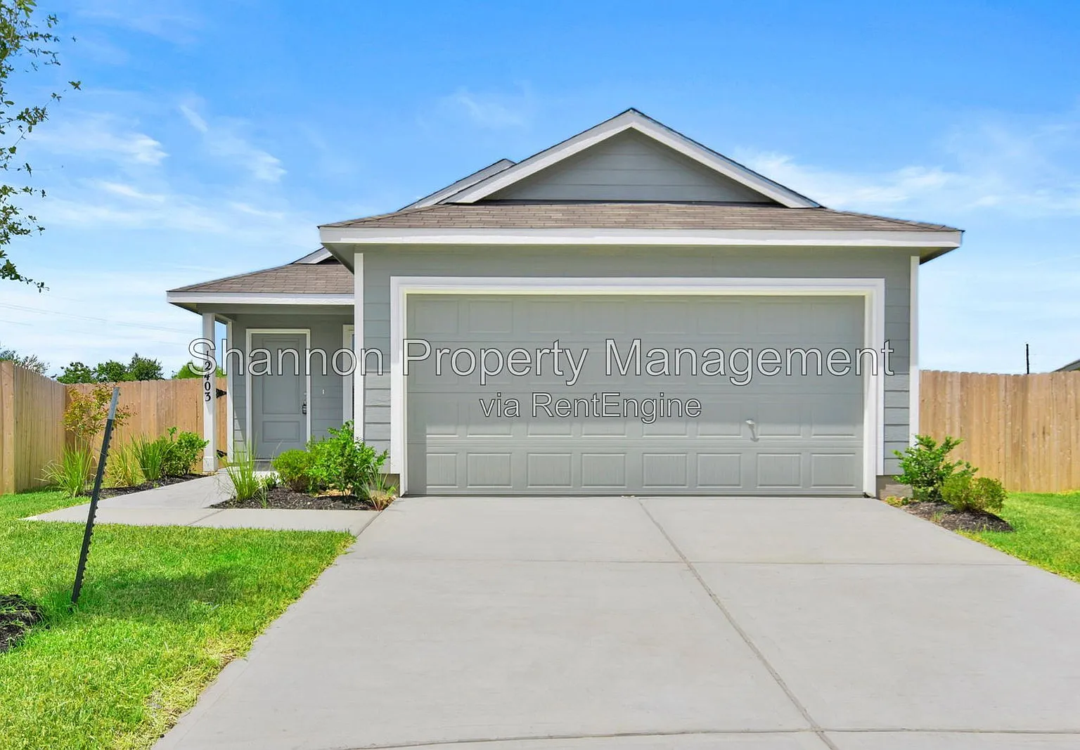 4 bed, 2.0 bath, 1600 sqft, $2,200 — Photo 2