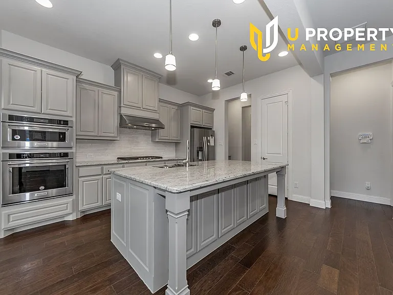 1017 Midland Dr — Photo 10