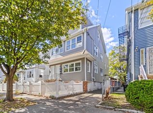 205 N 16th St FLOOR 3, Bloomfield, NJ 07003