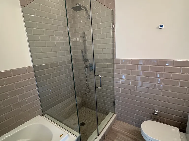 2457 W Irving Park Rd #2W — Photo 10