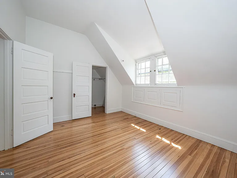 504 Harriton Rd — Photo 51