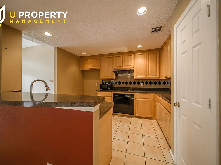 3325 Devonshire Dr — Photo 10