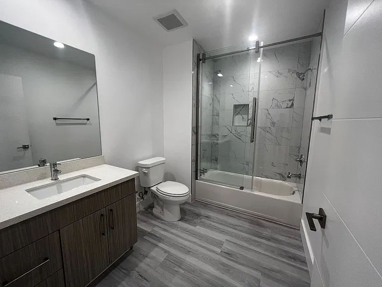 545 N Heliotrope Dr #204 — Photo 5