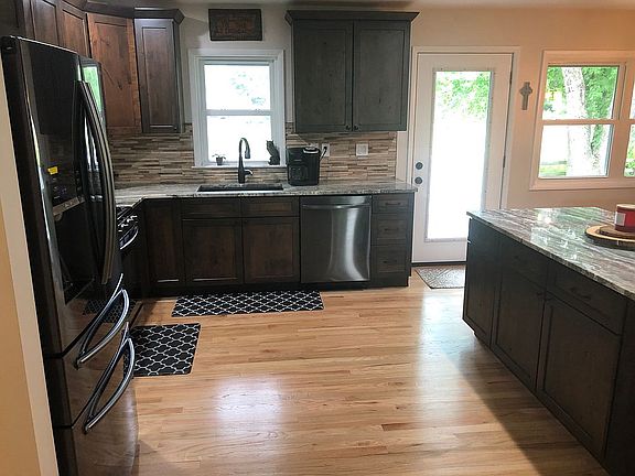 3rd image of 11 Salem Dr