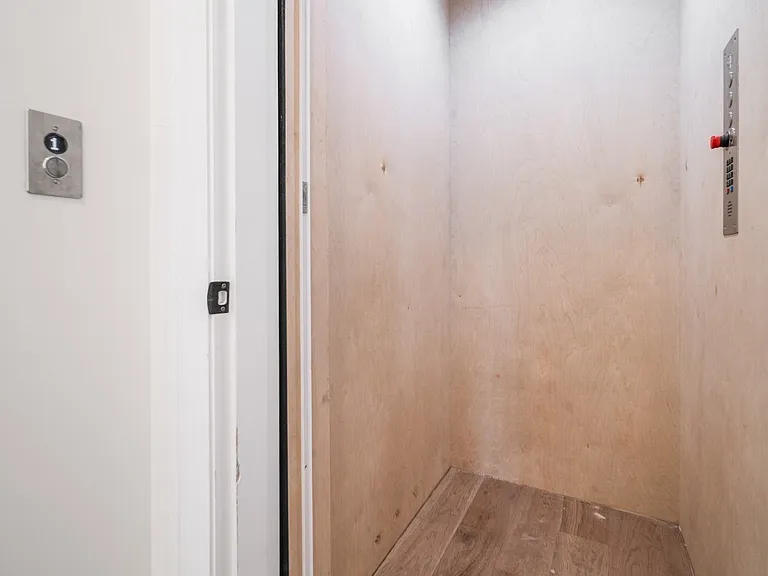 6011 Hill Cir — Photo 12