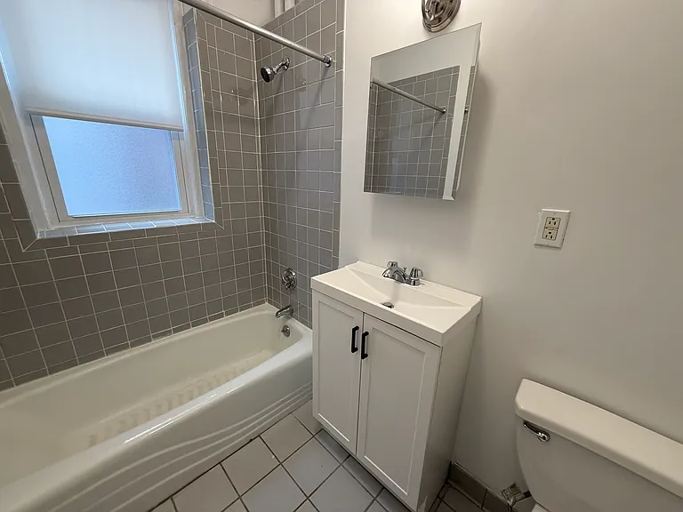 120 Warren St #6 — Photo 5