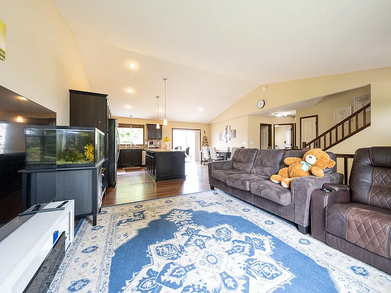 1635 Breton St — Photo 12