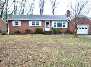 17 Bird Ln, Newport News, VA 23601