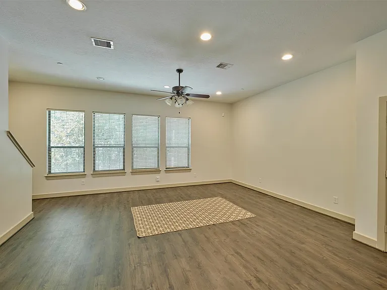 2422 Navigation Blvd #E — Photo 9