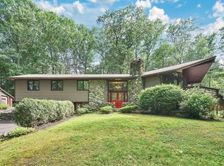 215 Barry St, Feeding Hills, MA 01030