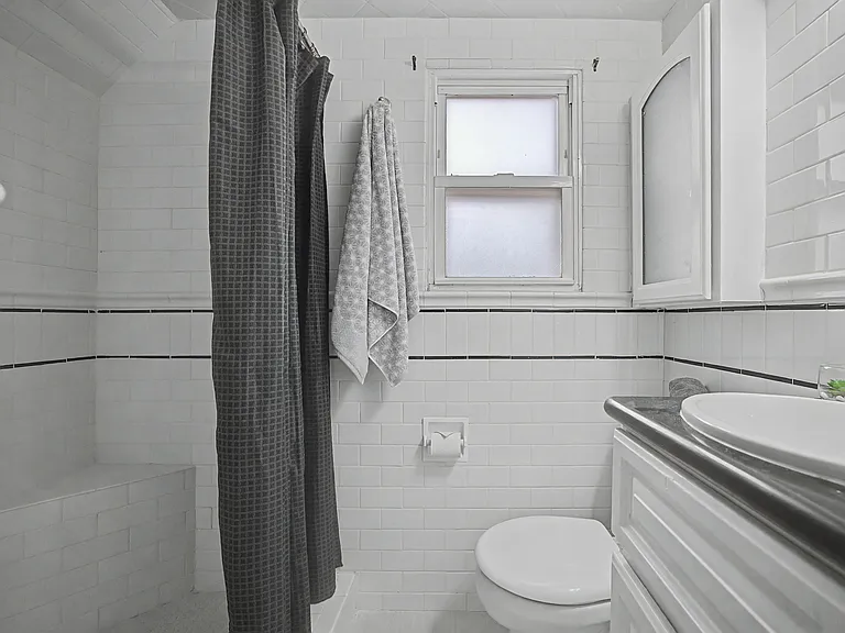 2220 SE Yamhill St — Photo 59