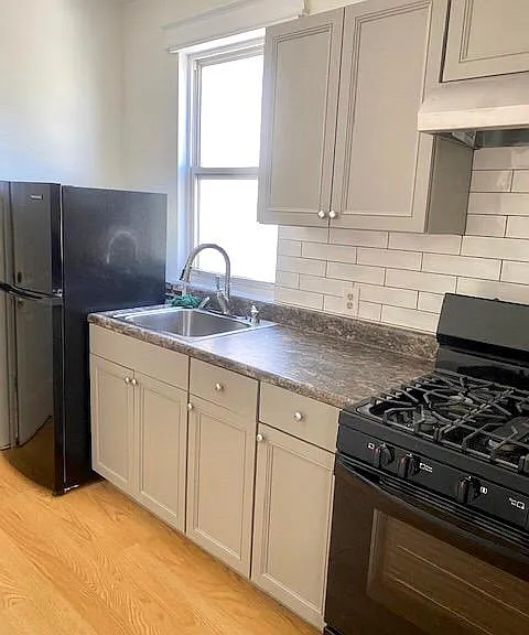 809 Clarence Ave #2 — Photo 6