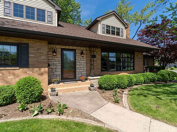 5th image of 3823 N Pinehurst Ct