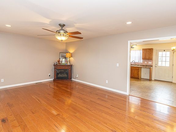 5th image of 1468 Matrose Carroll Rd