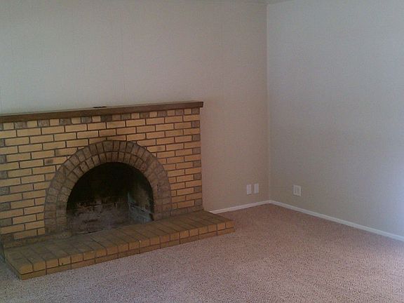 3rd image of 1418 Picardy Dr