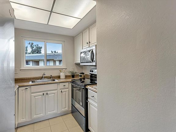 5th image of 1106 N Abbott Ave