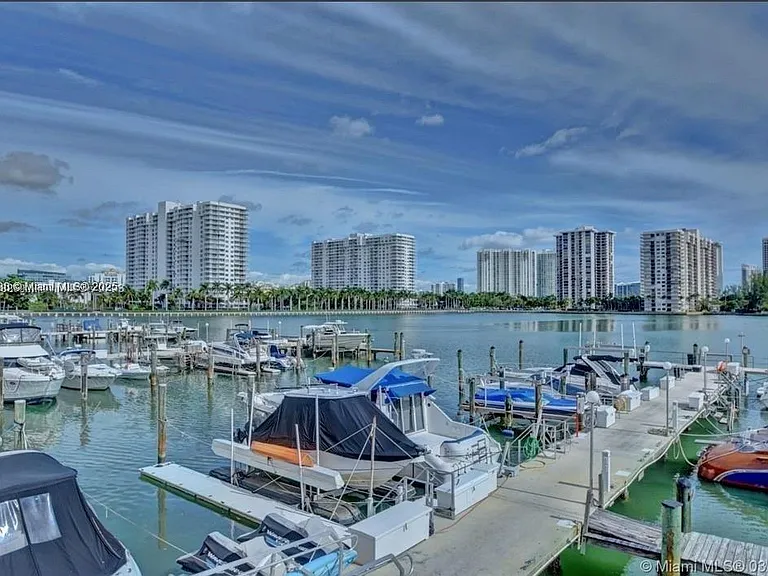 18071 Biscayne Blvd #1202 — Photo 33