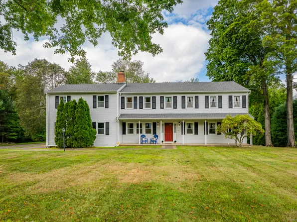 21 Hill Circle, Trumbull, CT 06611