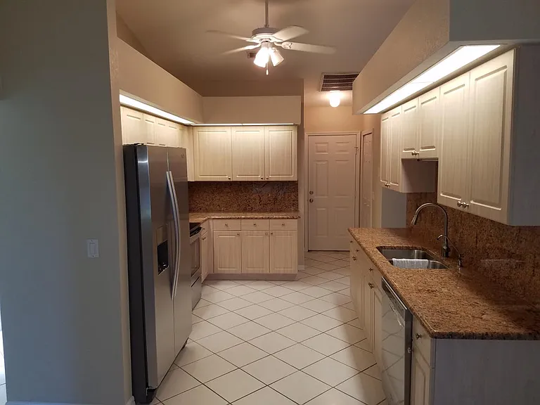 314 SE 21st Ln — Photo 23
