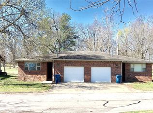 104 & 106 Wild Apple Dr, Cassville, MO 65625