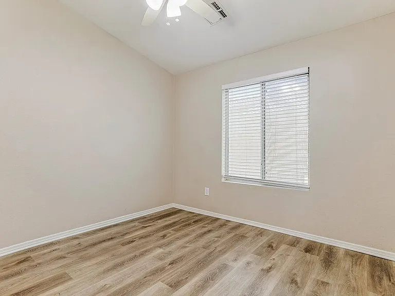 510 N Danyell Dr — Photo 16