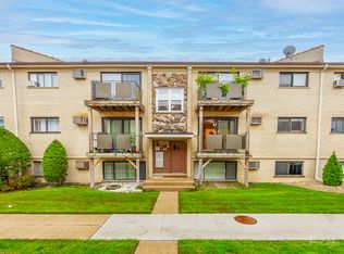 5101 N East River Rd UNIT 2J, Chicago, IL 60656