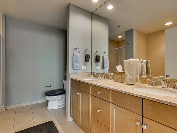 5th image of 130 N Garland Ct APT 1405
