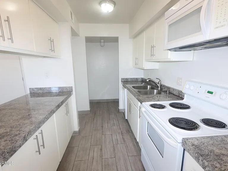 7610 N 61st Ave #7610 — Photo 15