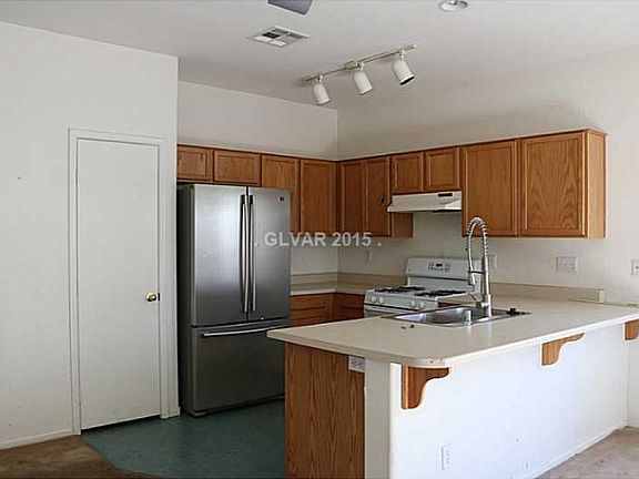 3rd image of 8854 Sacred Falls Ave