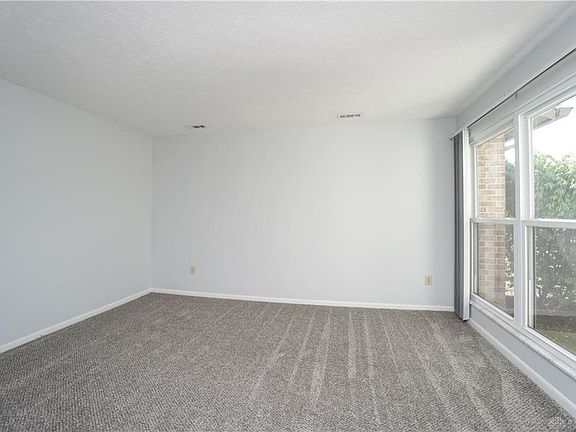 5th image of 2872 Foxwood Ct #67