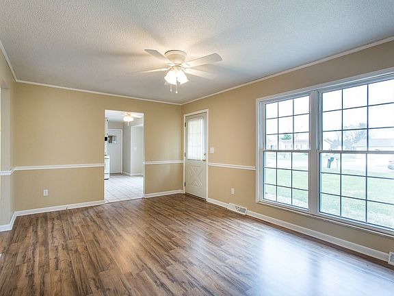3rd image of 552 Maitland Dr